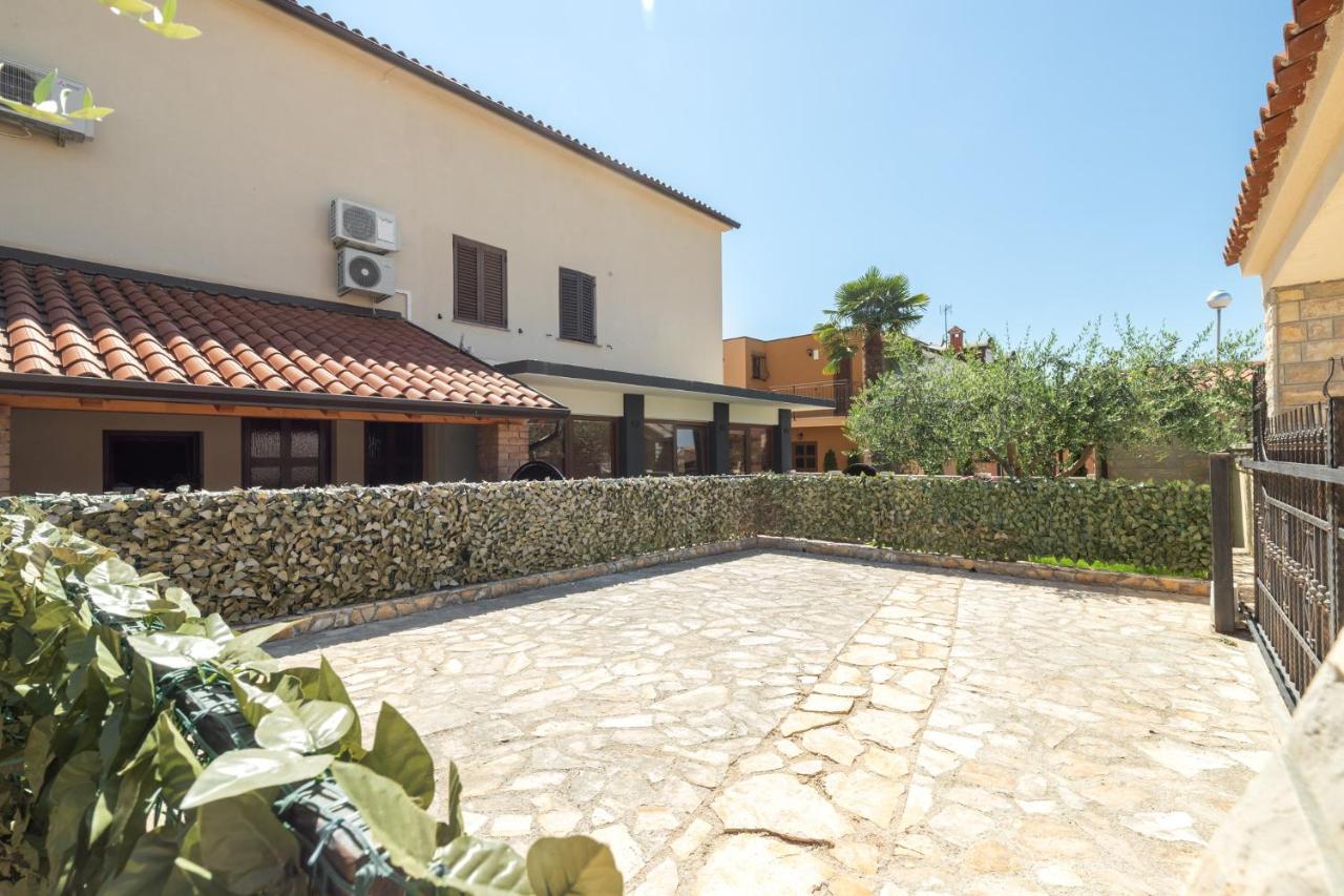 Apartments Nono Пореч Екстер'єр фото